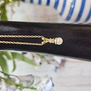 GOLD TONE FAUX WHITE PEARL RHINESTONE PENDANT